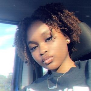 Meet your Posher, Kendra